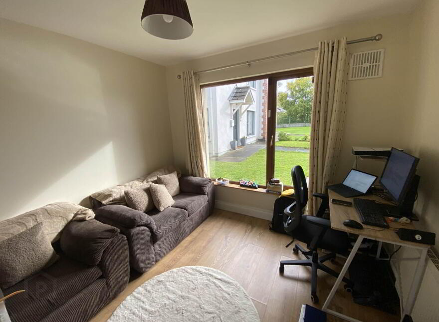 44 Inis Orga, Sixmilebridge