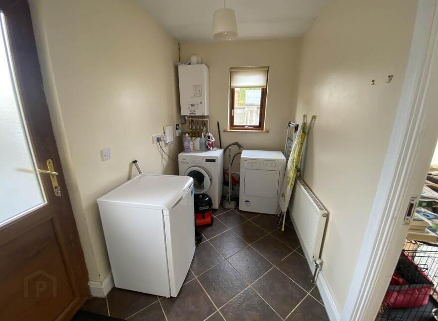 44 Inis Orga, Sixmilebridge