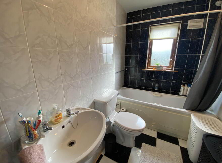 44 Inis Orga, Sixmilebridge