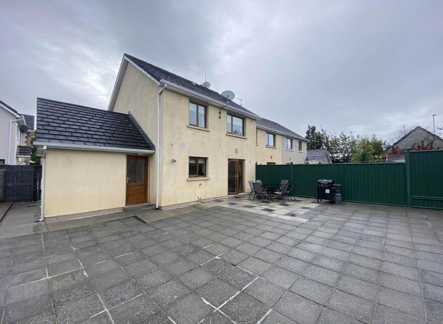 44 Inis Orga, Sixmilebridge