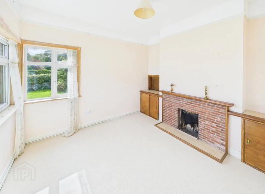 Nenagh Road, Borrisokane, E45E142