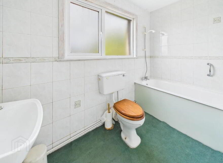 Nenagh Road, Borrisokane, E45E142
