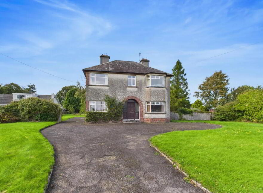 Nenagh Road, Borrisokane, E45E142