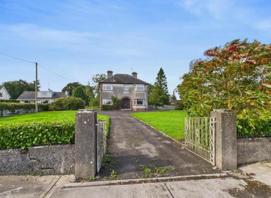 Nenagh Road, Borrisokane, E45E142