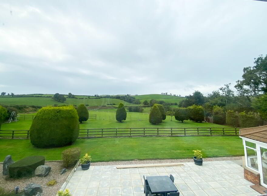 Lazy Acres, 2a Brague Road, Banbridge, BT32 5JZ