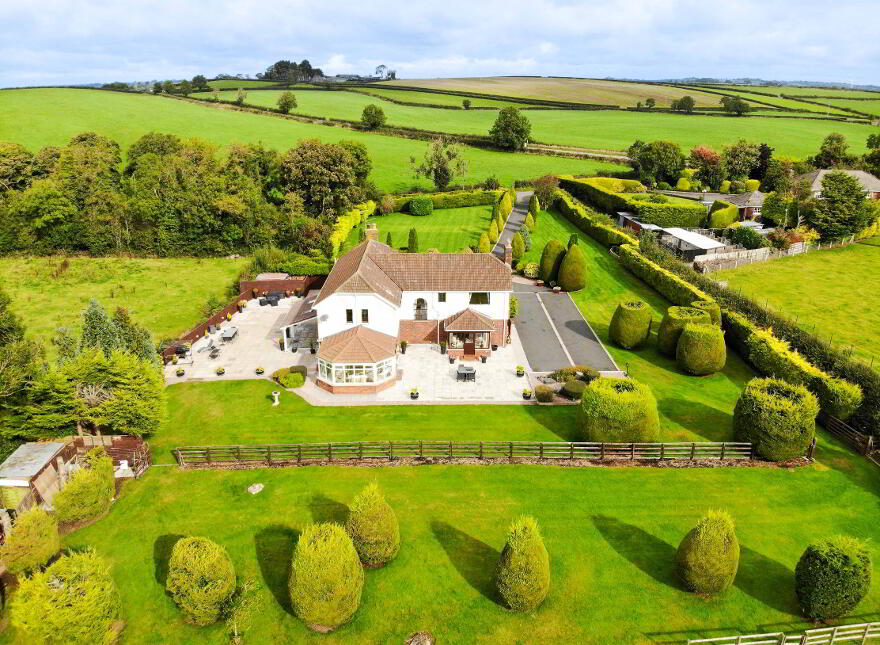 Lazy Acres, 2a Brague Road, Banbridge, BT32 5JZ