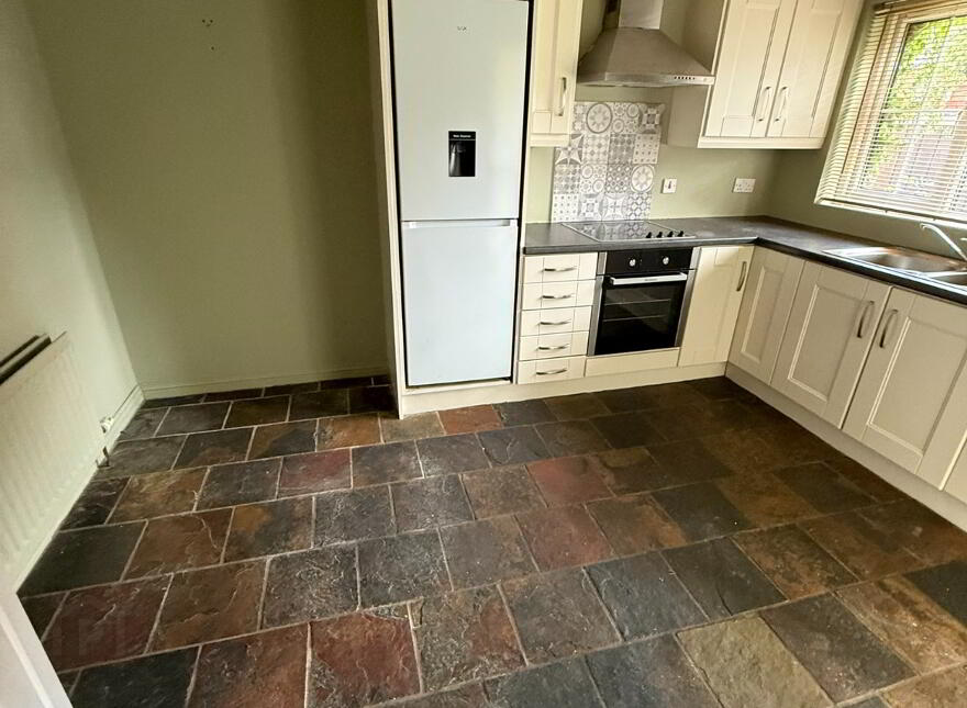 7 Carnbeg Dale, Antrim, BT41 4RE