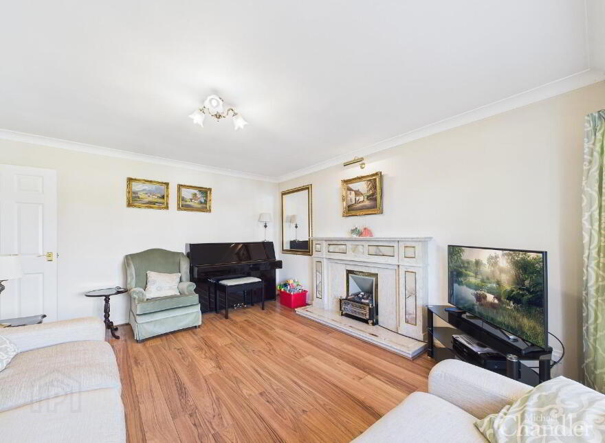 15 Rockmount Close, Saintfield, Ballynahinch, BT24 7AW