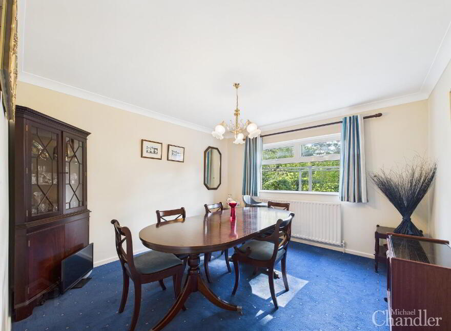 15 Rockmount Close, Saintfield, Ballynahinch, BT24 7AW