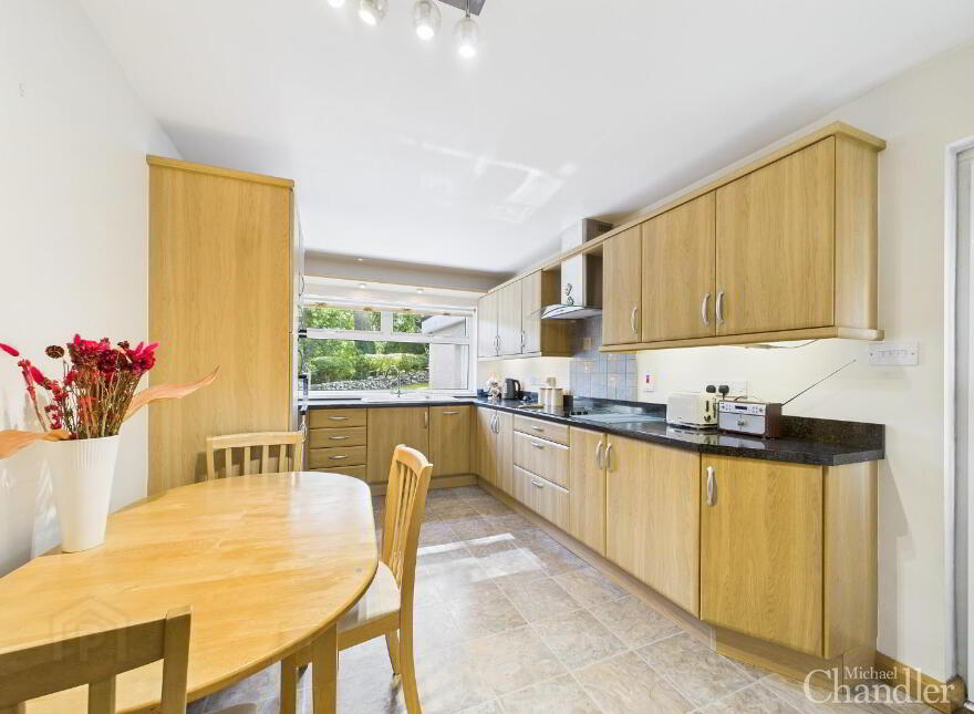 15 Rockmount Close, Saintfield, Ballynahinch, BT24 7AW