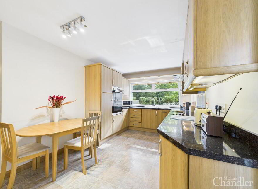 15 Rockmount Close, Saintfield, Ballynahinch, BT24 7AW