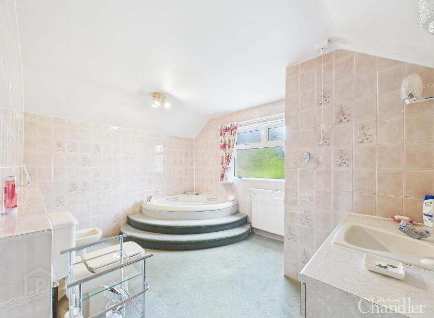 15 Rockmount Close, Saintfield, Ballynahinch, BT24 7AW