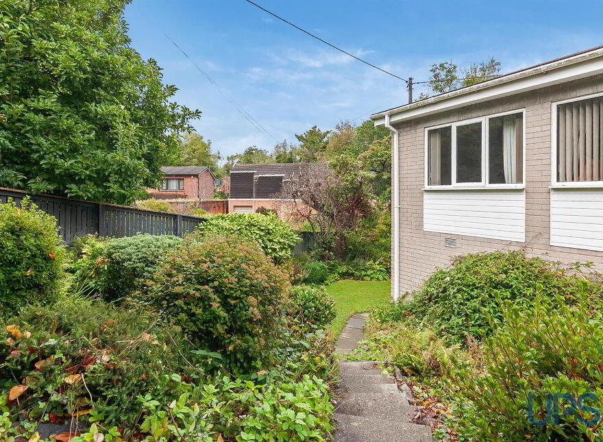 12 Edenvale Park, The Green, Dunmurry, Belfast, BT17 0EJ