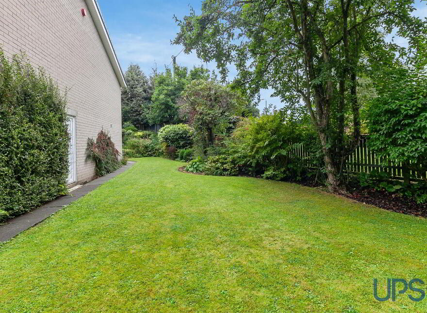 12 Edenvale Park, The Green, Dunmurry, Belfast, BT17 0EJ