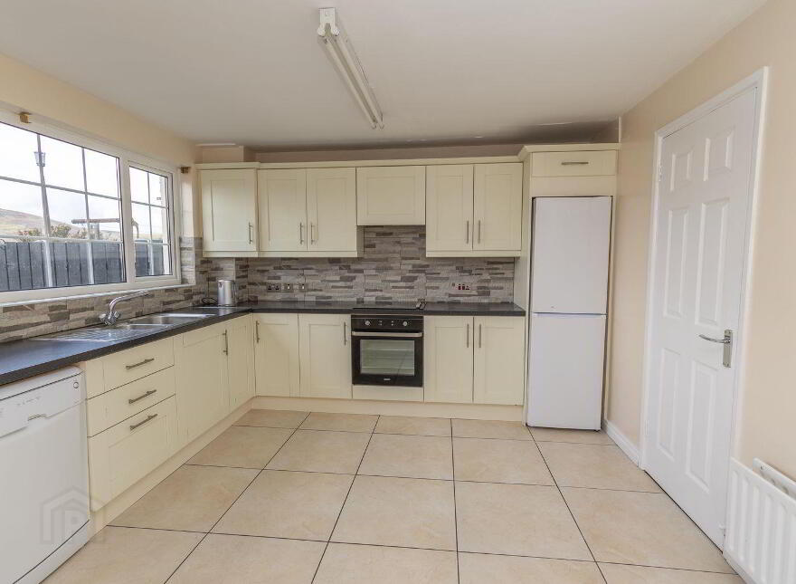 7 Lassara Heights, Warrenpoint, Newry, BT34 3PG