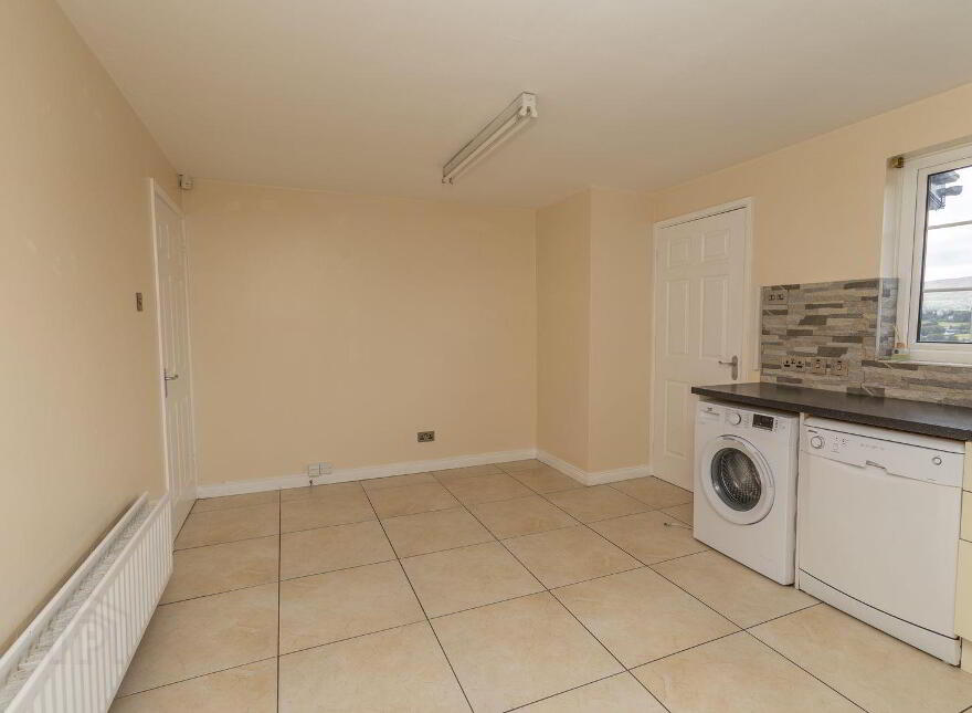 7 Lassara Heights, Warrenpoint, Newry, BT34 3PG