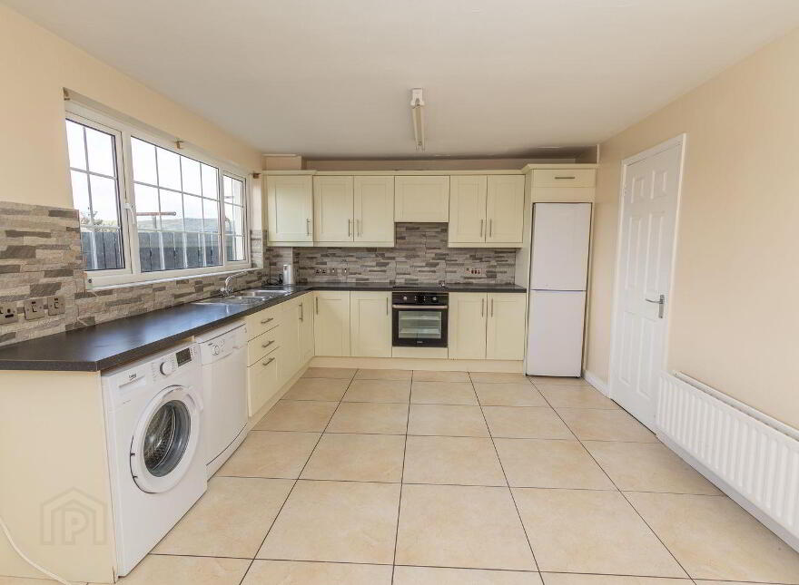 7 Lassara Heights, Warrenpoint, Newry, BT34 3PG