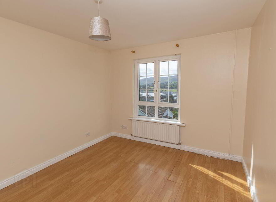 7 Lassara Heights, Warrenpoint, Newry, BT34 3PG