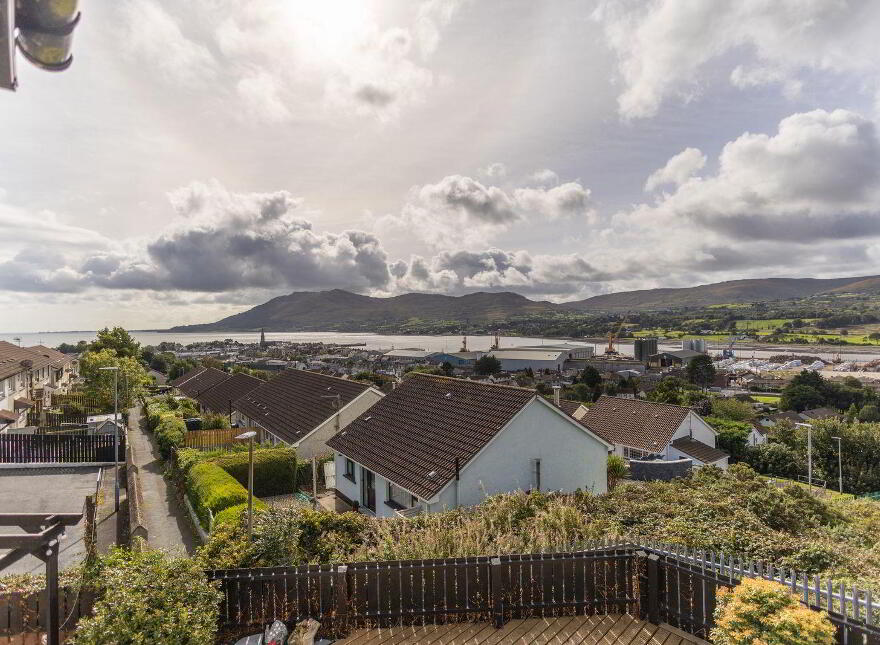 7 Lassara Heights, Warrenpoint, Newry, BT34 3PG