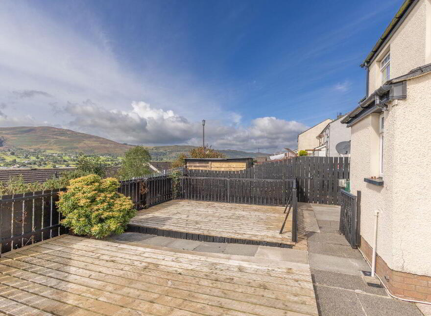 7 Lassara Heights, Warrenpoint, Newry, BT34 3PG