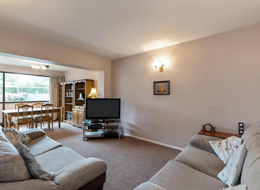 32 Coolnasilla Park East, Glen Road, Belfast, BT11 8LA