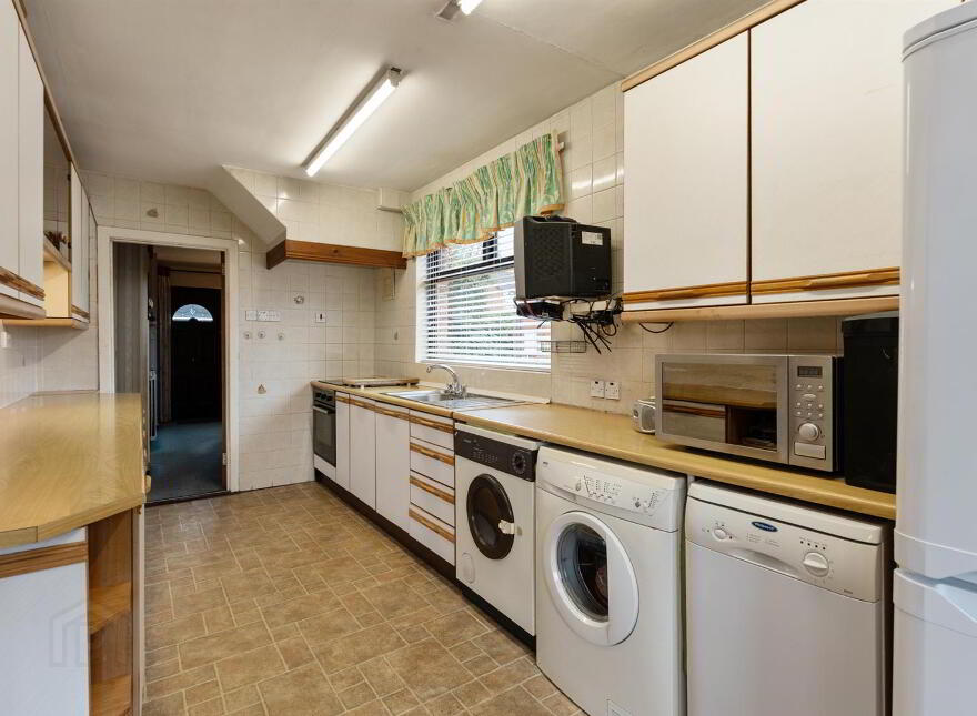 32 Coolnasilla Park East, Glen Road, Belfast, BT11 8LA