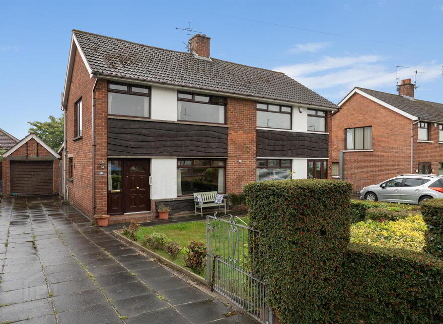 32 Coolnasilla Park East, Glen Road, Belfast, BT11 8LA