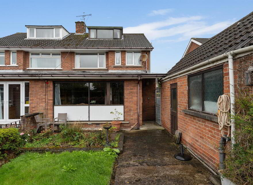32 Coolnasilla Park East, Glen Road, Belfast, BT11 8LA