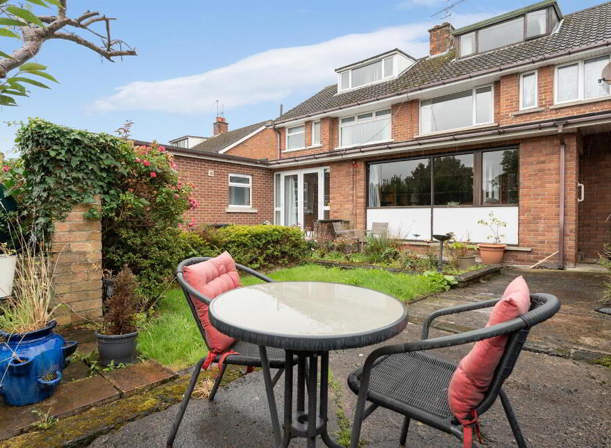32 Coolnasilla Park East, Glen Road, Belfast, BT11 8LA