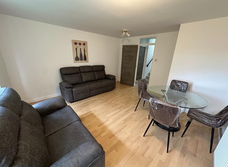 8c Stranmillis Court, Belfast, BT9 5EU