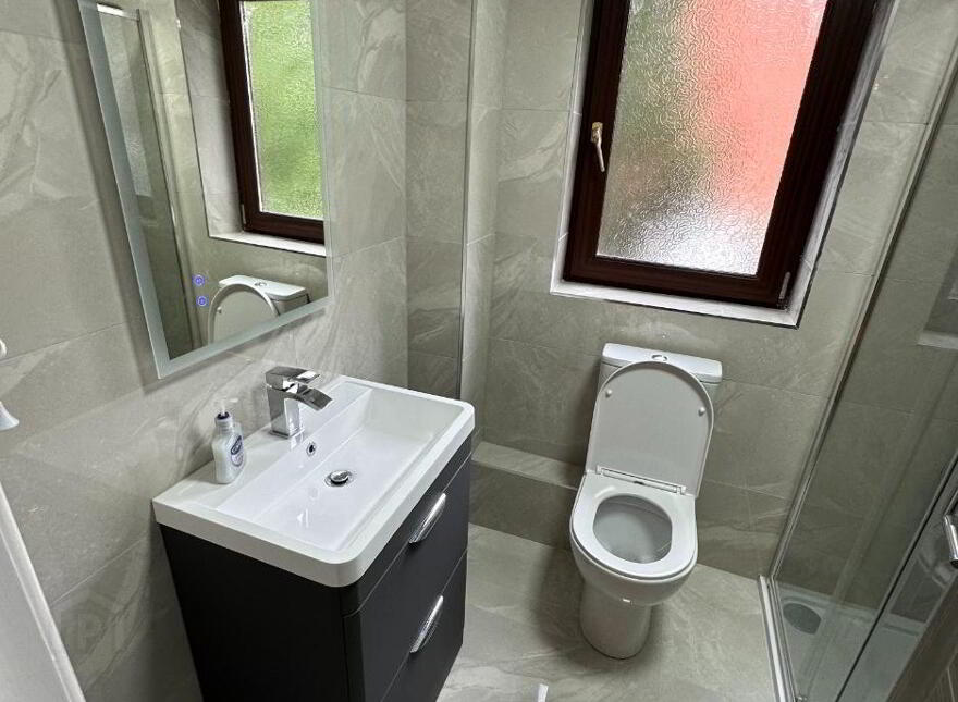 8c Stranmillis Court, Belfast, BT9 5EU