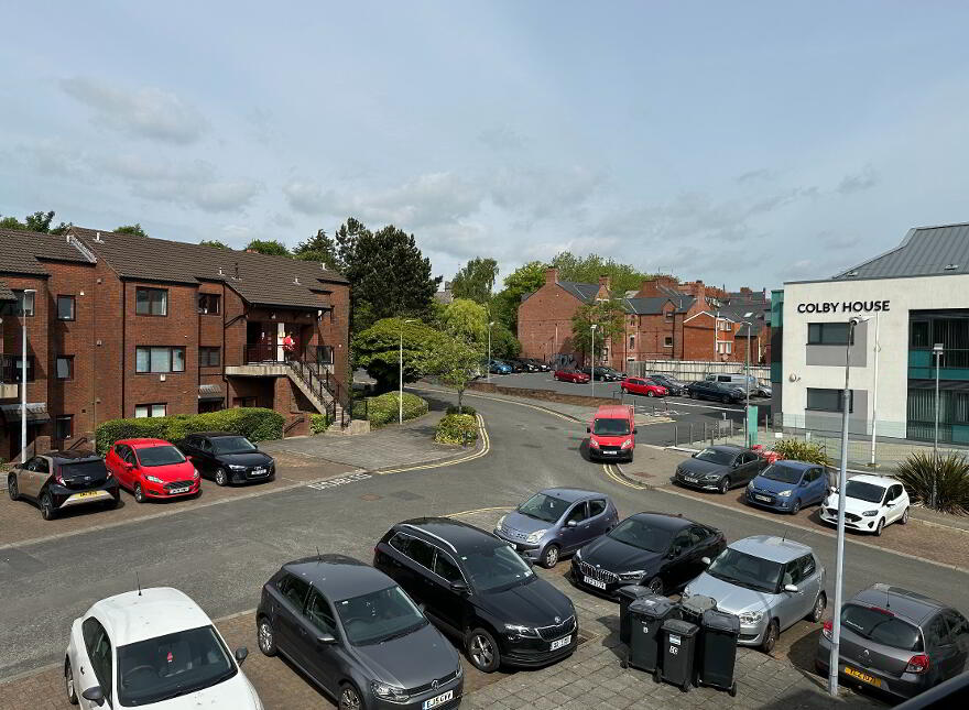 8c Stranmillis Court, Belfast, BT9 5EU photo
