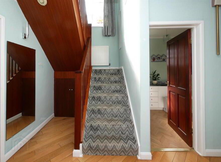 3 Loughview Drive, Upper Knockbreda Road, Belfast, BT6 0NU