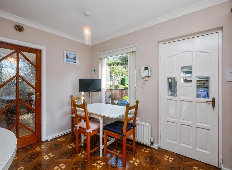 3 Loughview Drive, Upper Knockbreda Road, Belfast, BT6 0NU