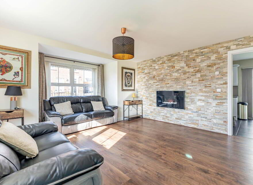 11 Lady Wallace Green, Lisburn, BT28 3NX