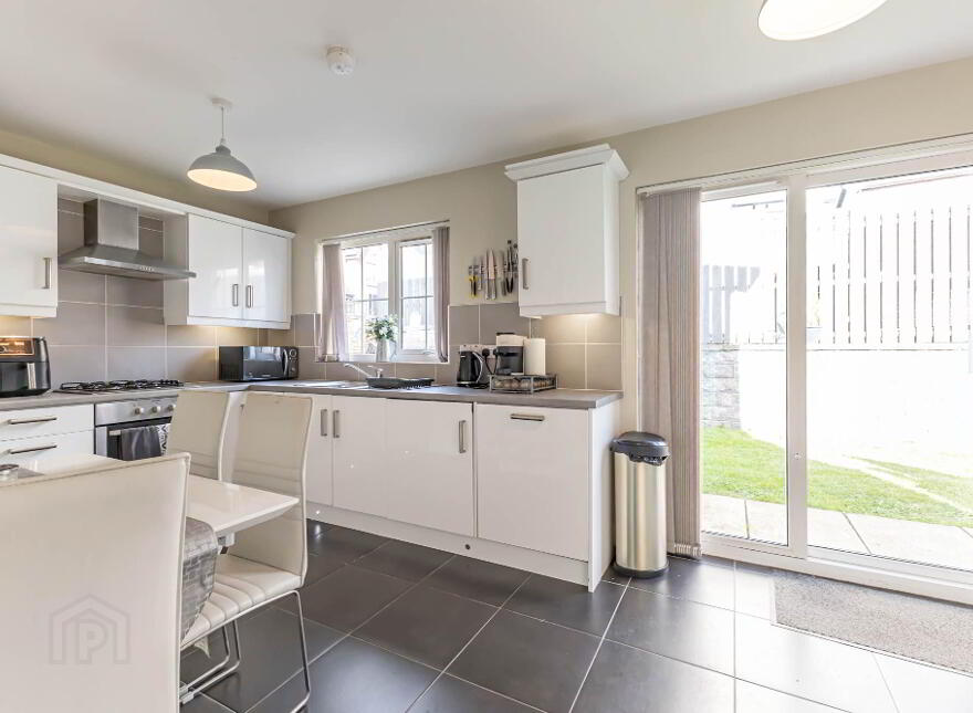 11 Lady Wallace Green, Lisburn, BT28 3NX