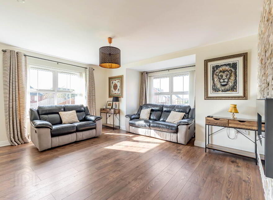 11 Lady Wallace Green, Lisburn, BT28 3NX