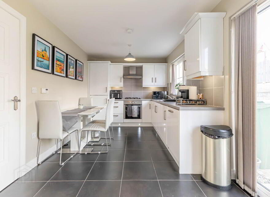 11 Lady Wallace Green, Lisburn, BT28 3NX