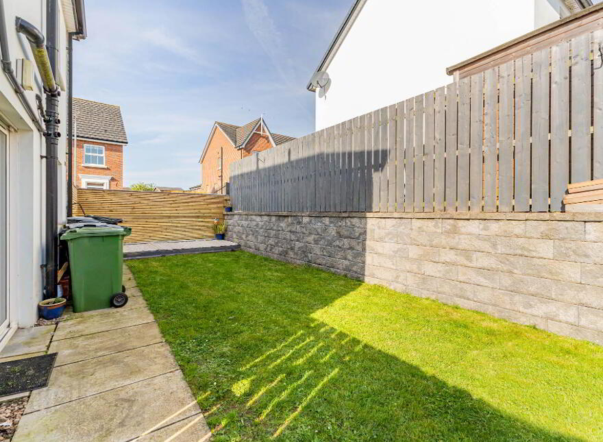 11 Lady Wallace Green, Lisburn, BT28 3NX