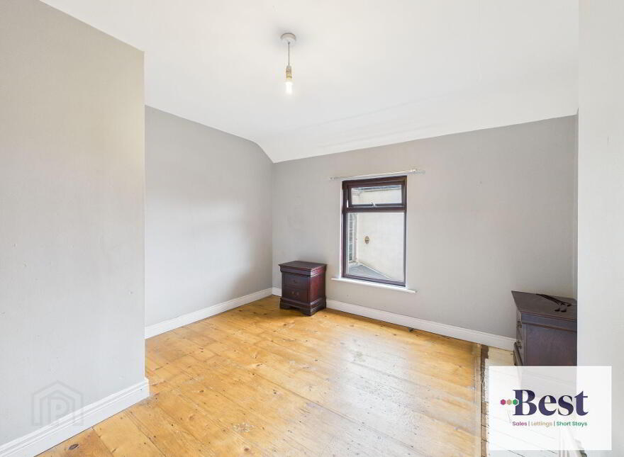 6 Church Way, Larne, BT40 2AA
