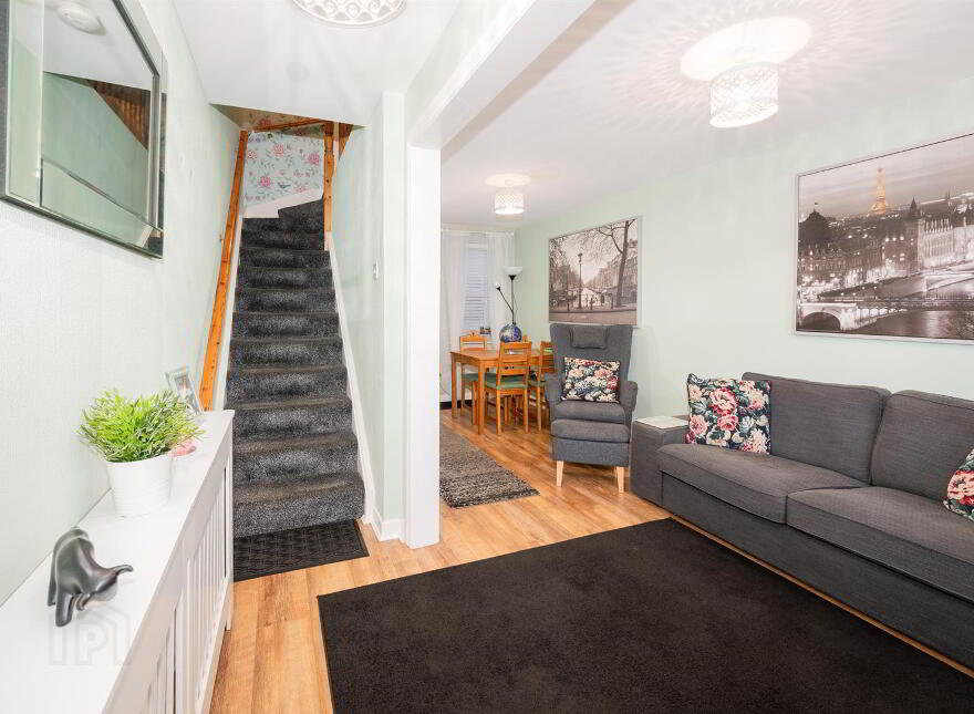 17 Lisavon Parade, Belfast, BT4 1LE