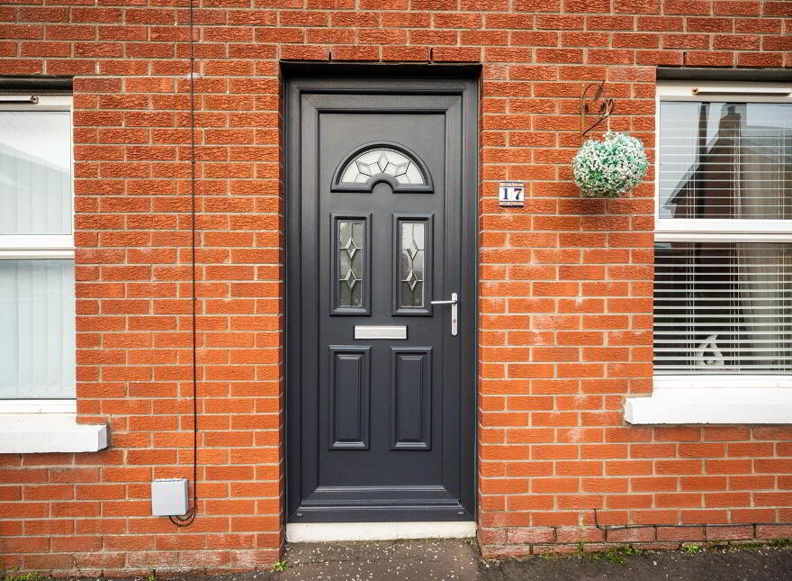 17 Lisavon Parade, Belfast, BT4 1LE