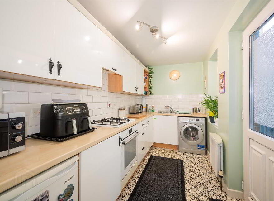17 Lisavon Parade, Belfast, BT4 1LE
