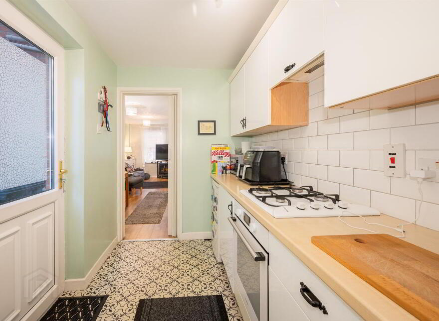 17 Lisavon Parade, Belfast, BT4 1LE