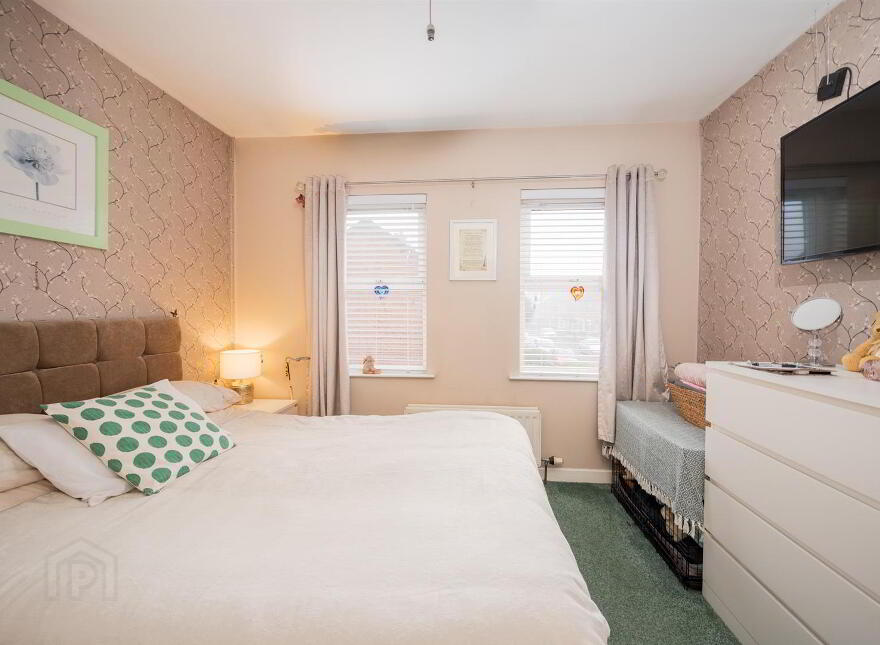 17 Lisavon Parade, Belfast, BT4 1LE