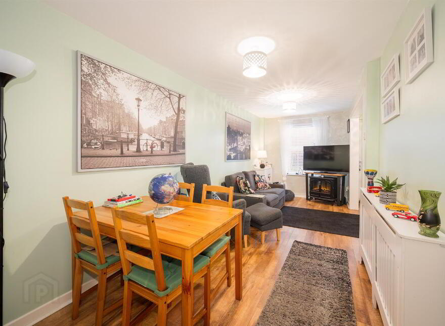17 Lisavon Parade, Belfast, BT4 1LE