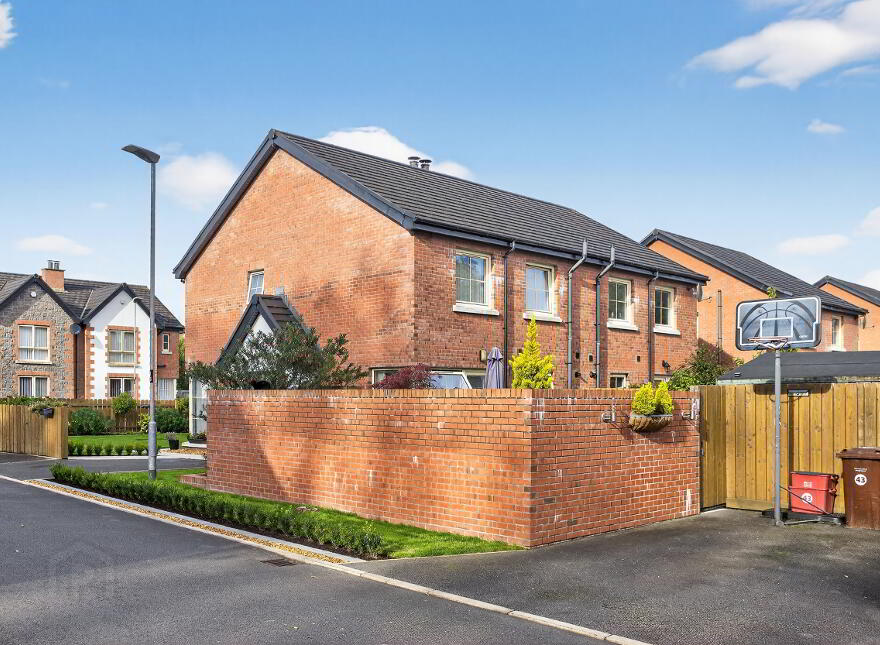 43 Haughtons Hall, Cullybackey, Ballymena, BT42 1FT