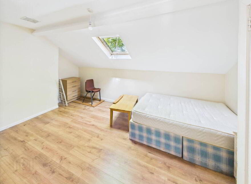 Apt 2, 11 Wolseley Street, Belfast, BT7 1LG