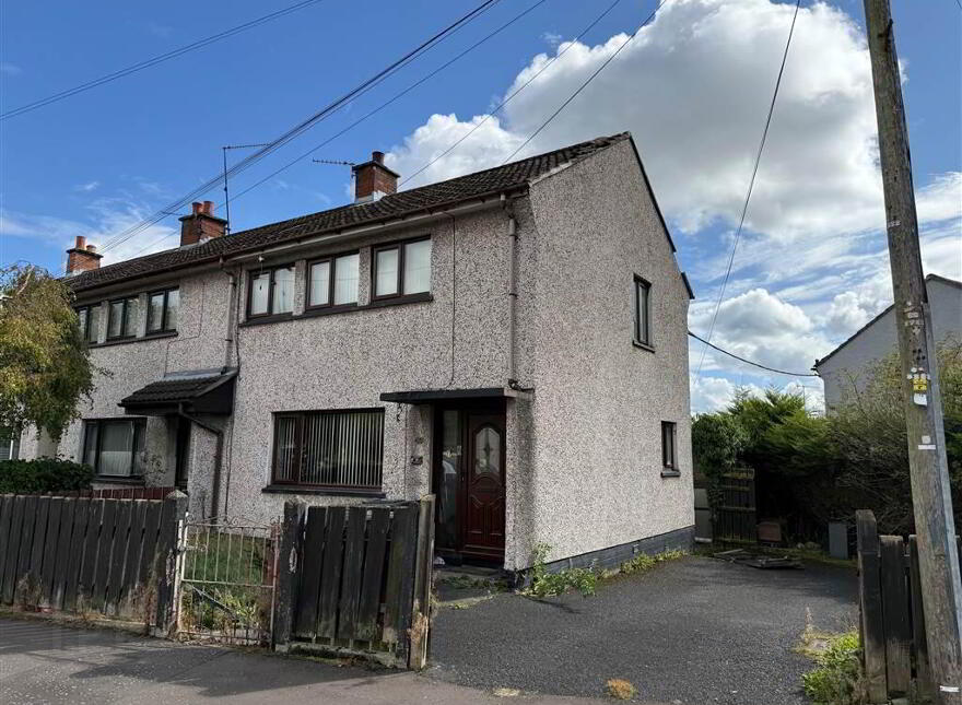 CASH BUYERS ONLY, 16 Milltown Avenue, Lisburn, BT28 3TP photo