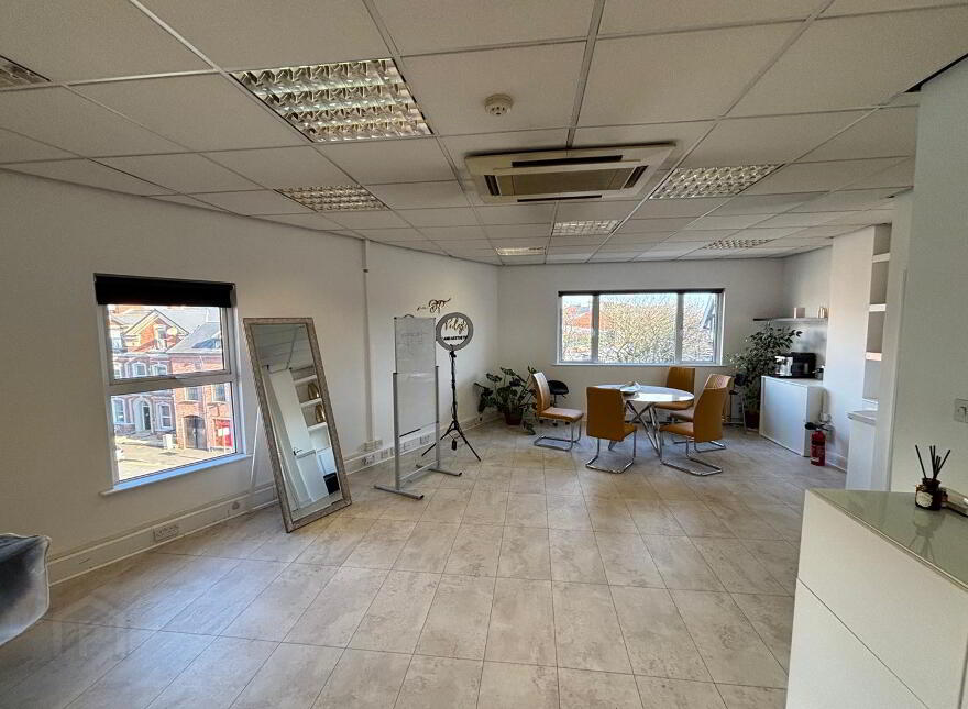 136 Lisburn Road, Belfast, BT9 6AJ